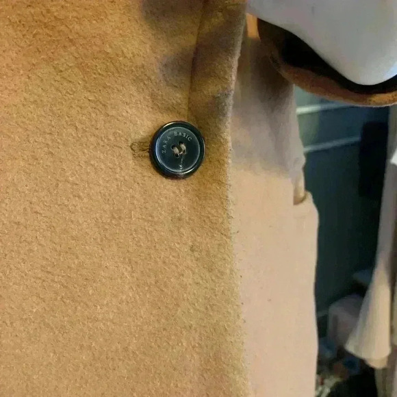 Zara - Picture 4 of 11